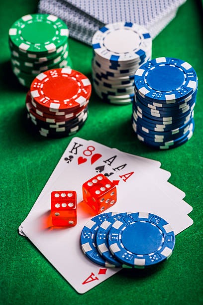 Shio Table live-dealer interface on mawartoto88 showing zodiac symbols and betting options
